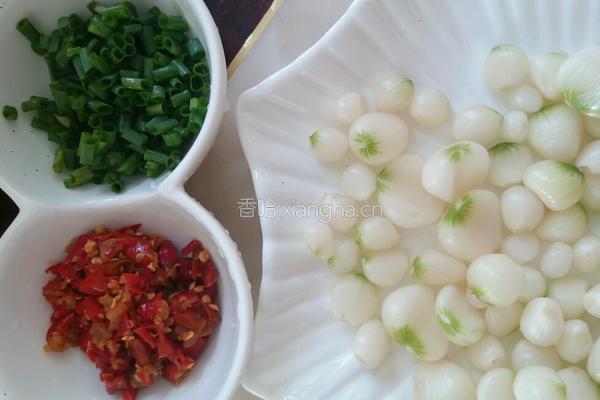 凉拌金针菇的做法图解1