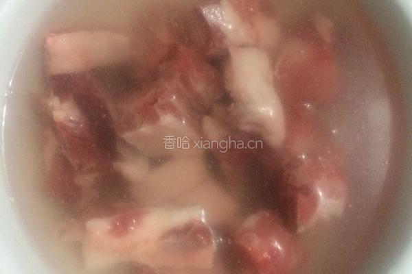 丝瓜排骨淮山汤的做法图解2