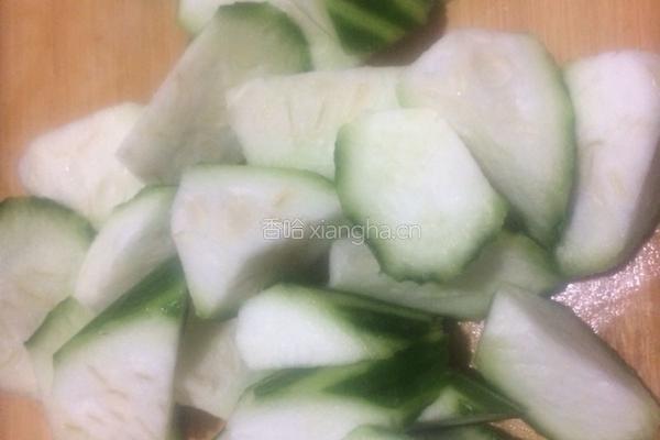 丝瓜排骨淮山汤的做法图解4