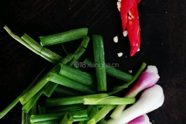 辣炒腐竹卤田螺的做法图解3