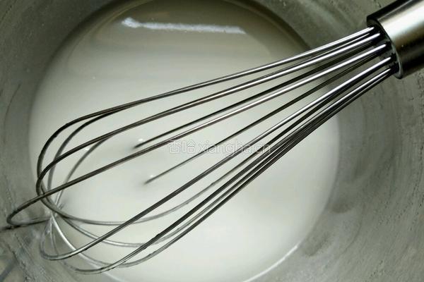 黑米奶油蛋糕的做法图解3