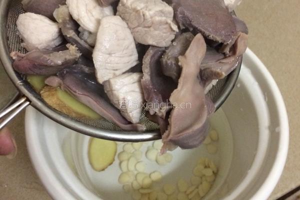 西洋菜杏仁鸭肾汤的做法图解5
