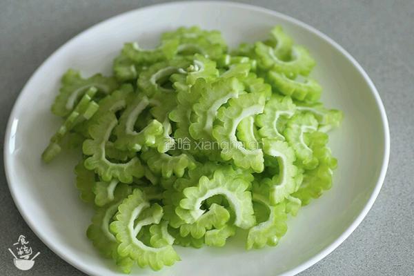 清凉解毒‖凉瓜炒牛肉的做法图解2
