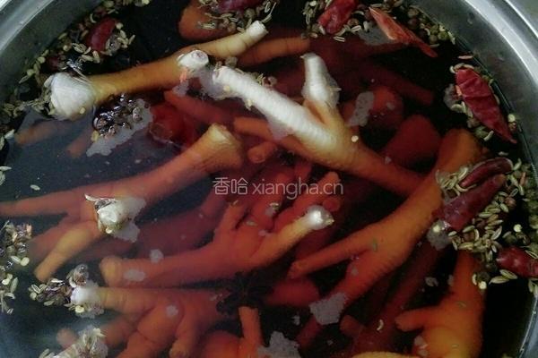 麻辣酱香鸡爪的做法图解2