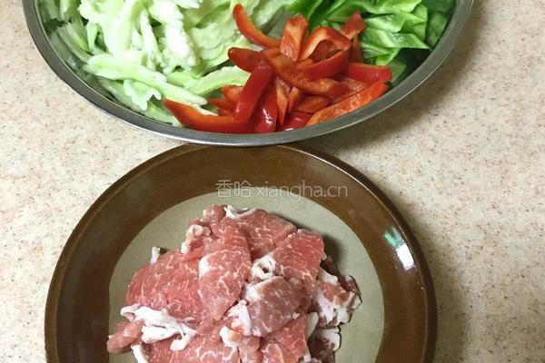 苦瓜炒肉的做法图解2