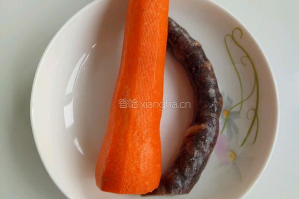 腊肠炒荷兰豆的做法图解2