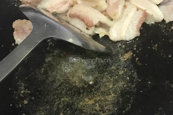 五花肉焖炸豆腐的做法图解3