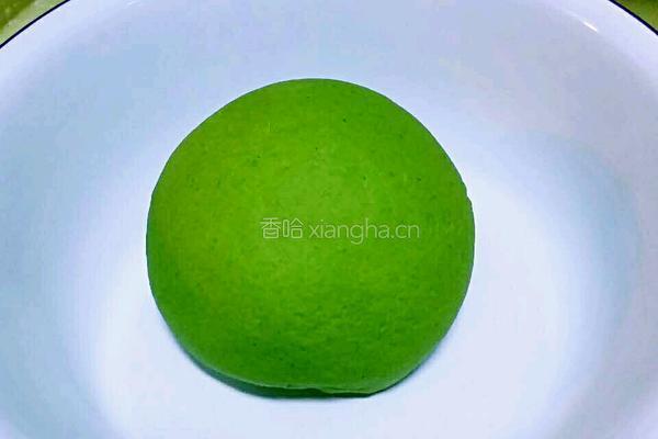 手擀菠菜面的做法图解3