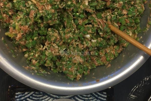 猪肉豇豆馅包子的做法图解4