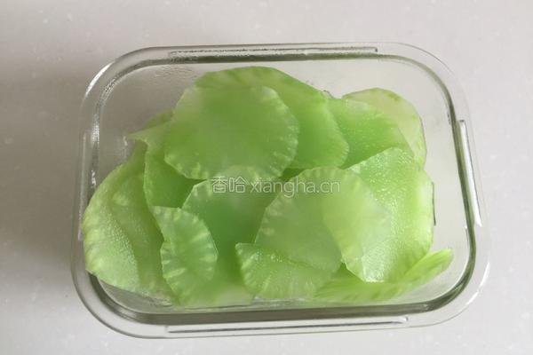 凉拌莴笋片的做法图解4