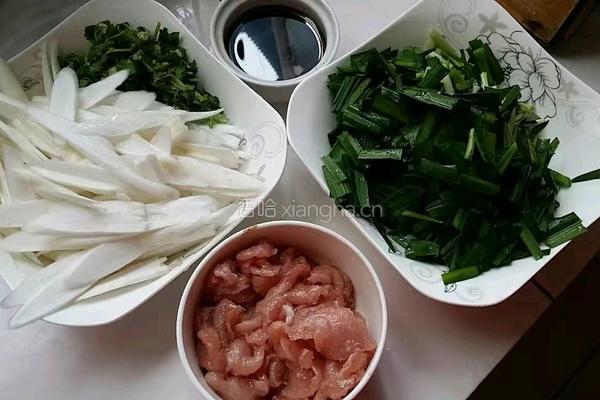 草芽过桥米线的做法图解1