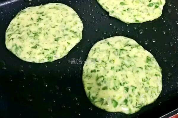 香煎芹菜饼的做法图解5