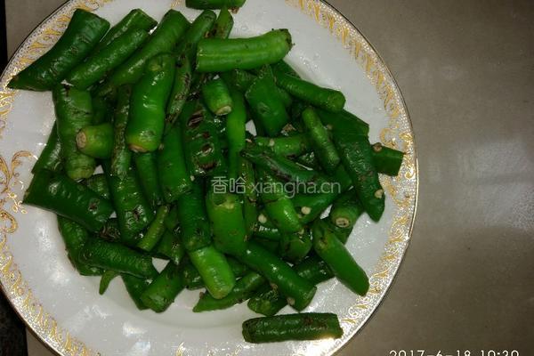 青椒煸鸡的做法图解5