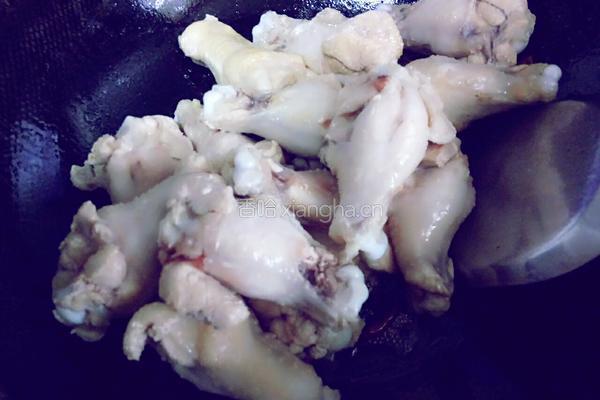 土豆鲍菇烧鸡翅根的做法图解5