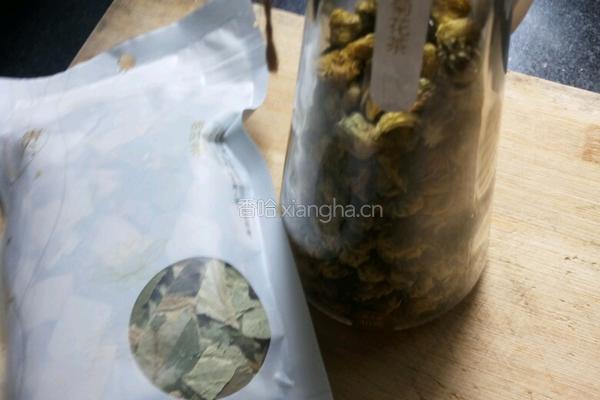 菊花荷叶茶（减肥茶）的做法图解1