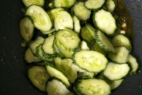 火腿黄瓜片的做法图解4