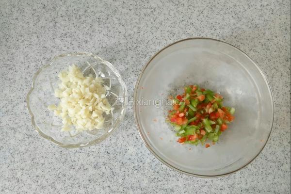 蒜蓉粉丝(一分钟出锅的快手菜)的做法图解2