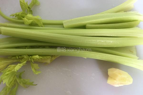 牛肉芹菜饺子的做法图解1