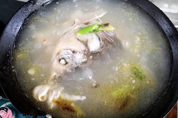 鱼头豆腐汤的做法图解3