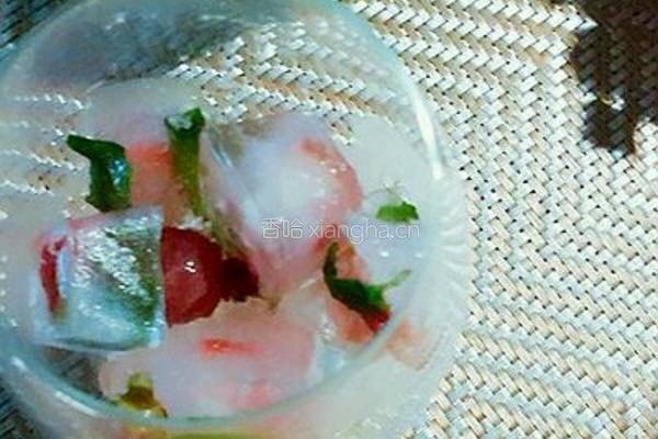 花朵水果冰雪碧特饮的做法图解10