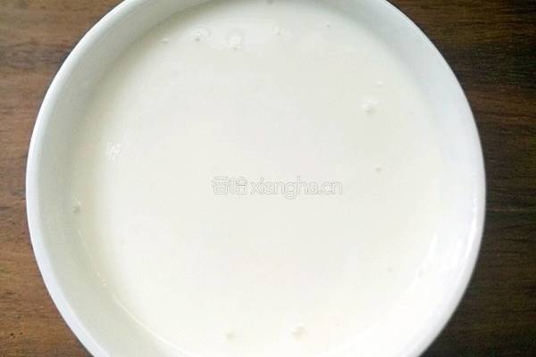 油桃玉米片酸奶的做法图解1