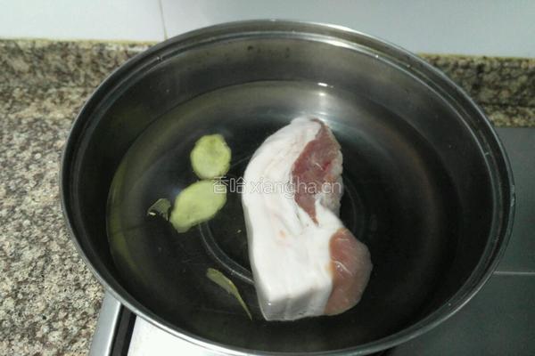 蒜泥白肉的做法图解2