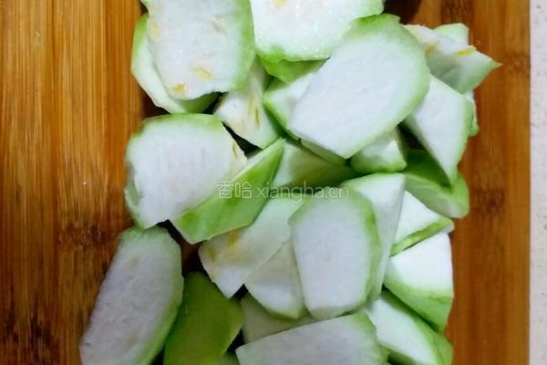 虾仁瘦肉炒丝瓜的做法图解3