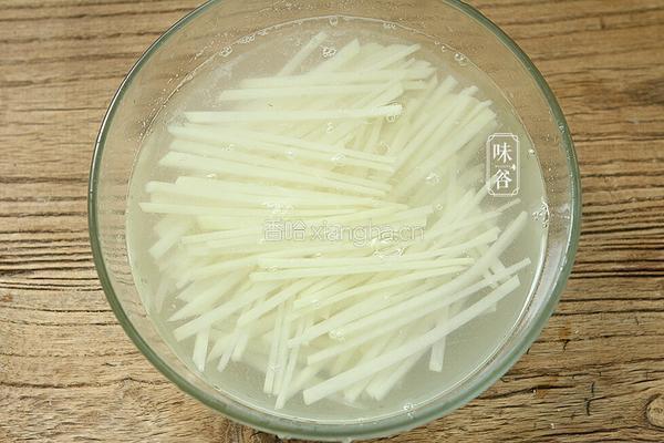夏日凉拌土豆丝的做法图解3