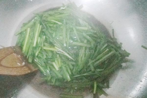 鸡蛋炒韭菜的做法图解7