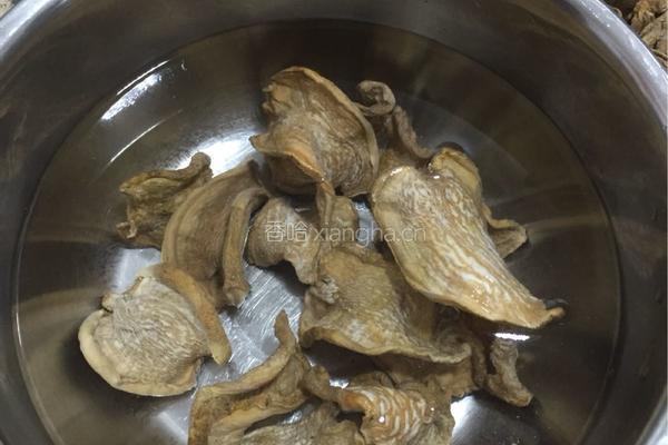 花生仁炒芥干的做法图解3
