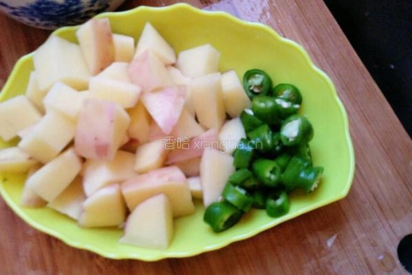 土豆闷饭的做法图解2