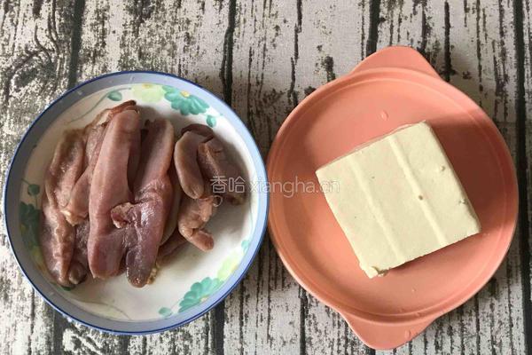 明太鱼籽炖豆腐的做法图解1
