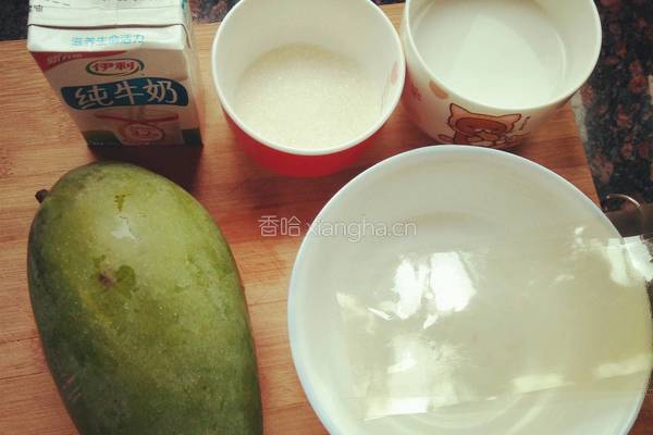 芒果椰汁糕的做法图解1