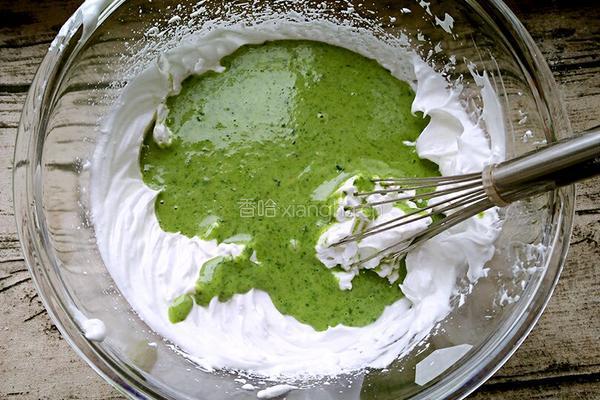 菠菜戚风蛋糕的做法图解10