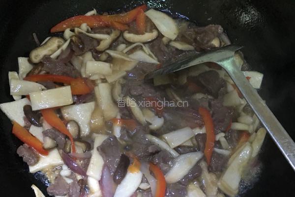 杂菌牛肉片的做法图解5
