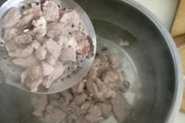 枸杞田七清炖牛肉的做法图解8