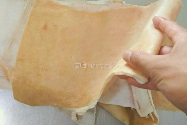 自制猪皮冻的做法图解1