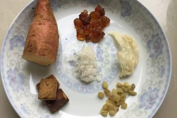 桃胶皂角米红薯燕窝羹的做法图解1