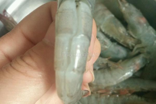 油闷大虾的做法图解2
