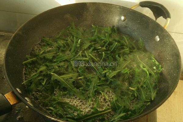 土豆泥拌苦菜的做法图解2