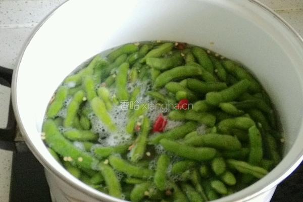 蓝调盐水煮毛豆的做法图解3