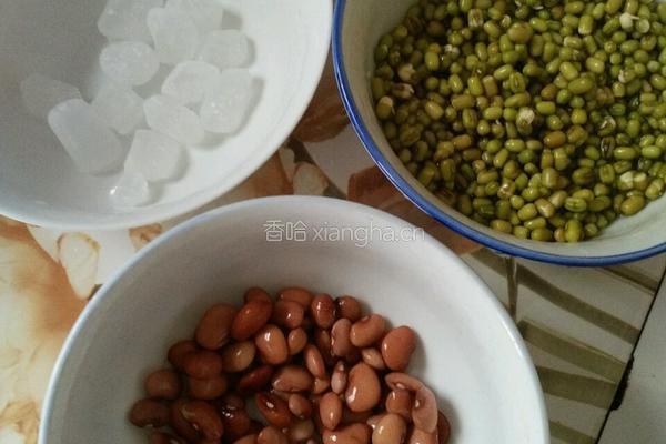 绿豆糖水的做法图解1