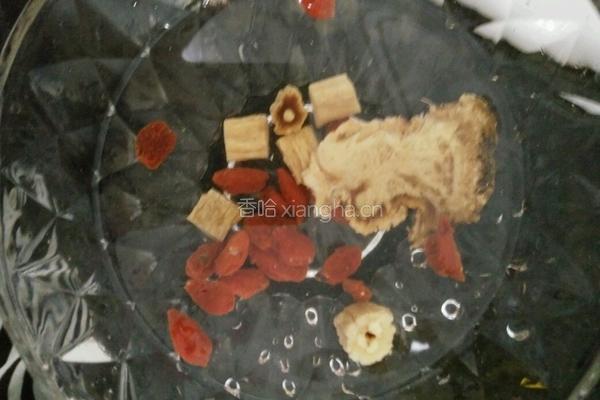 补血鱼汤的做法图解2