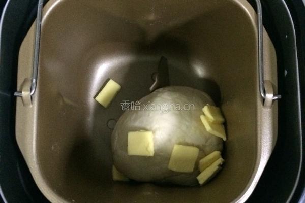 培根口蘑田园披萨的做法图解2