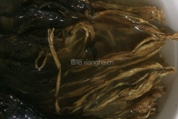 青口百合菜干大骨汤的做法图解2