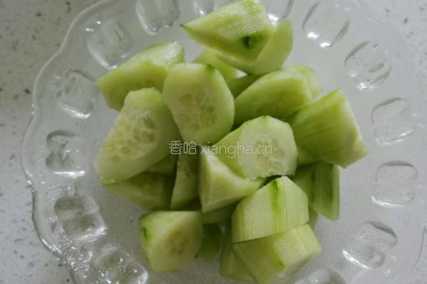 毛豆拌黄瓜的做法图解5