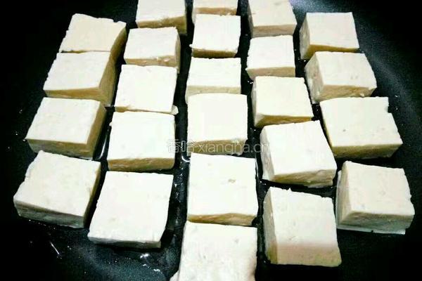 豆腐烧香菇的做法图解4