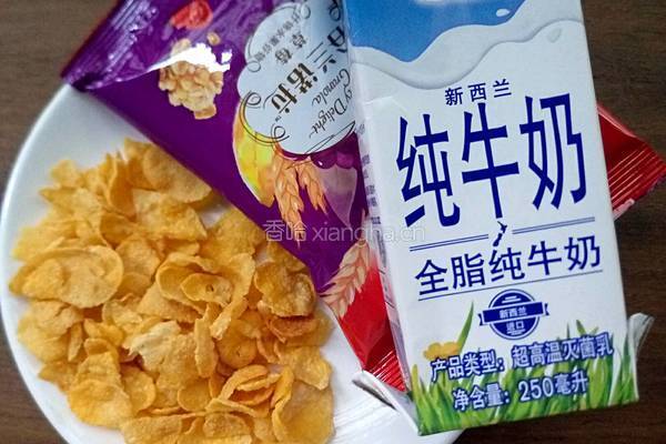 牛奶谷粒玉米片的做法图解1