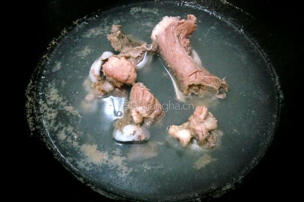 鲜土茯苓猪骨汤的做法图解4