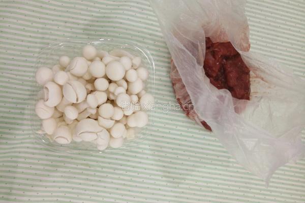 白玉菇炒牛柳的做法图解1